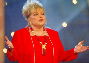 Pjevačica Connie Francis, prekrižena zvijezdama, čiji su hitovi uključivali ‘Pretty Little Baby’ mrtva u 87