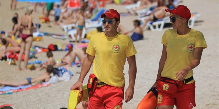 Počela sezona kupanja, a nedostaje educiranih spasilaca