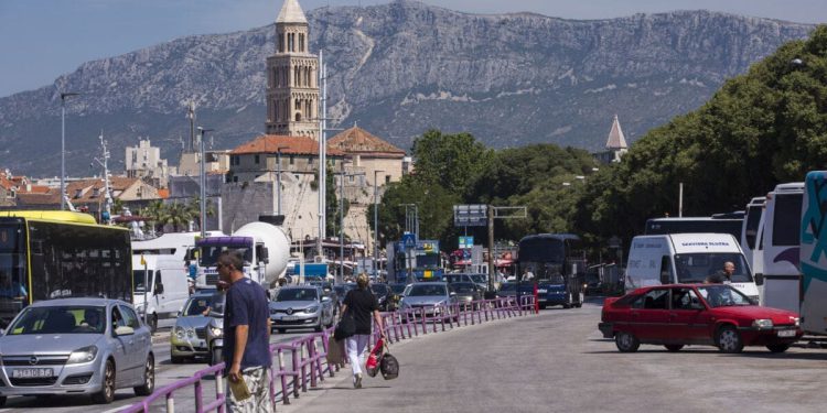 Počinje strogi nadzor u Gradskoj luci: Od sutra kazne do 33.000 eura za nepropisno parkiranje!