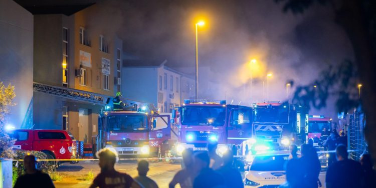 Policija provela očevid nakon požara na Novom Bokanjcu: Sumnja se na otvoreni plamen