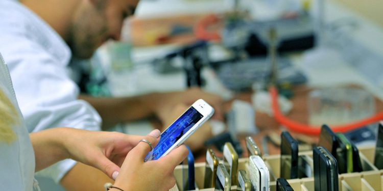 Policija upozorava na novi oblik prevare: Predstavljaju se kao policajci, liječnici, bankari i traže ‘provjeru novca’