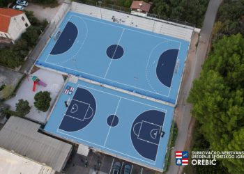 Potpisani ugovori! Županija obnavlja 11 sportskih terena na Pelješcu, Korčuli i Lastovu