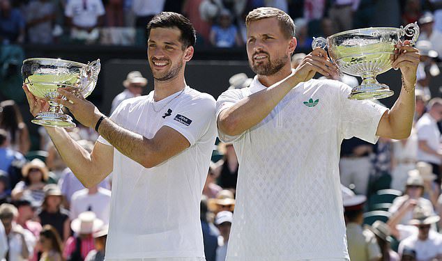 Povijest Wimbledona stvara se dok Julian Cash i Lloyd Glasspool postaju prvi prvakinja muških udvostručavanja u 89 godina
