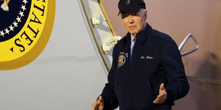 Povlačenje bombe Bidena: godinu dana kasnije, pad još uvijek ostaje