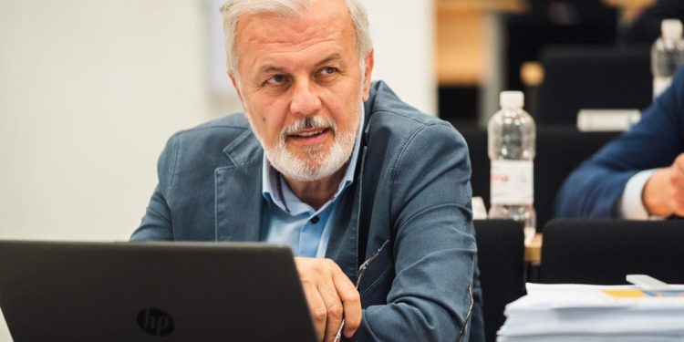 Povlači li se čelnik splitsko-dalmatinskog HDZ-a? Evo tko su mogući nasljednici