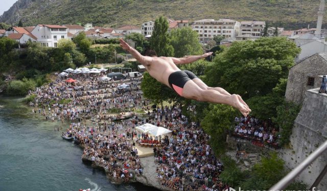 Povratak skakača iz Hrvatske u Mostar, dolaze prvi put nakon rata