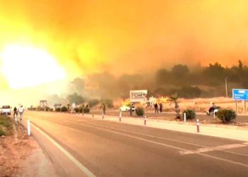 Požar hara otokom – dva su sela evakuirana