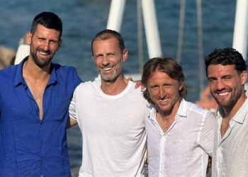 Poznata imena sportskog svijeta opuštaju se na Jadranu: Modrić, Đoković, Kovačić i Čeferin zajedno na otočiću kod Korčule