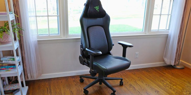 Pregled igre Razer Iskur v2