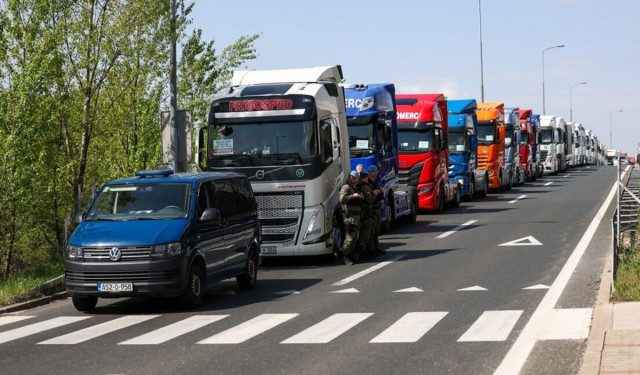 Prijevoznici iz BiH najavljuju totalnu blokadu graničnih prijelaza i carinskih terminala