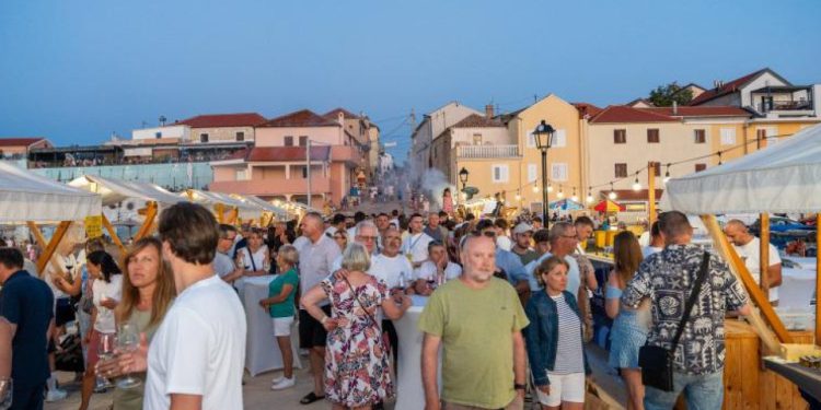Privlaka jača identitet kroz vino i tradiciju – festival spojio generacije i okuse