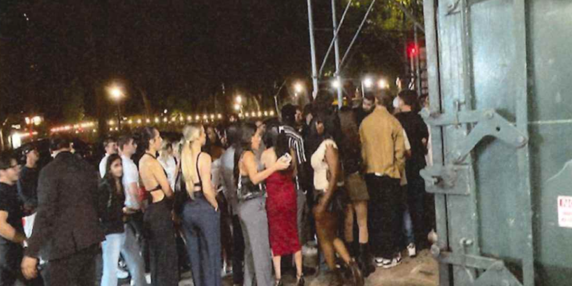 Problem šampanjca za NYC Whole Foods As Studio 54-osnovni pothvat uzrokuje glavobolju: odijelo