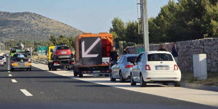 Prometna na A1 u Dalmaciji. Vozi se otežano