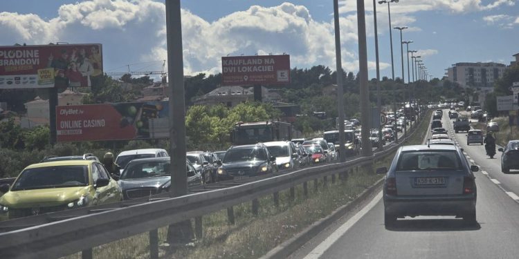 Prometna na Sirobuji, stvaraju se nenormalne gužve