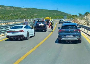 Prometna nesreća na autocesti kod Vučevice. Hitna pomoć stigla, ali srećom nije bilo ozlijeđenih