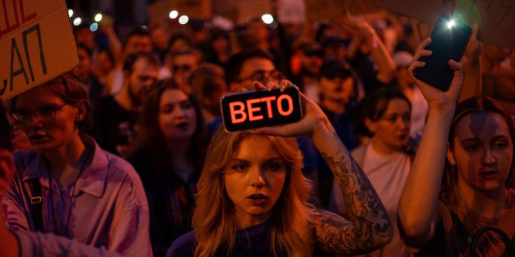 Prosvjedi u Ukrajini nakon što je Zelensky odobrila Bill Slabljenje protiv korupcijskih tijela