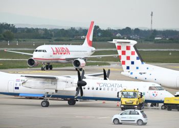 “Putnici su bili u suzama i panici, mislili su da će se avion srušiti i da će poginuti!” Što se jutros događalo u Zračnoj luci Zadar?