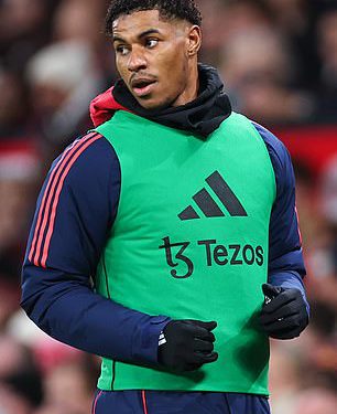 Rečeno je da se pet zvijezda ujedinjenih zvijezda drže dalje od treninga sljedeći tjedan, jer je Marcus Rashford oduzet od svoje majice br.