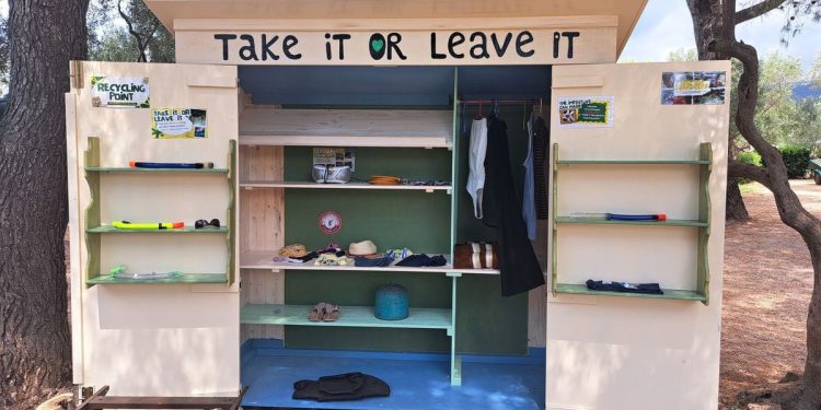 Reciklažna kućica s dušom u zelenoj oazi na Cresu