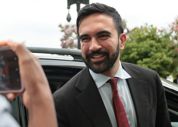 Republikanci koriste Mamdanijevu primarnu pobjedu u NYC -u za ciljanje demokrata u ključnim utrkama