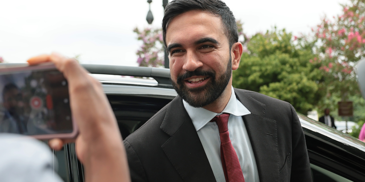 Republikanci koriste Mamdanijevu primarnu pobjedu u NYC -u za ciljanje demokrata u ključnim utrkama