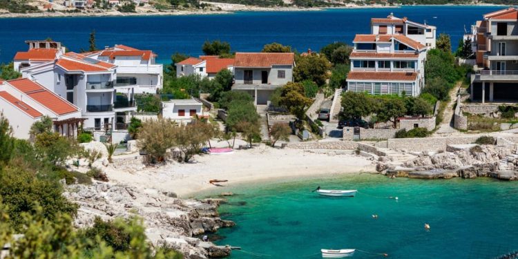 Ribarska večer u Sevidu: Glazba, more i domaći okusi uz Miro Boem & Aritmija bend