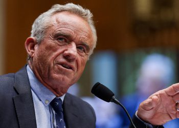 Robert F. Kennedy Jr. ispaljuje dva vrhunska pomoćnika HHS -a u rukovanju vodstvom