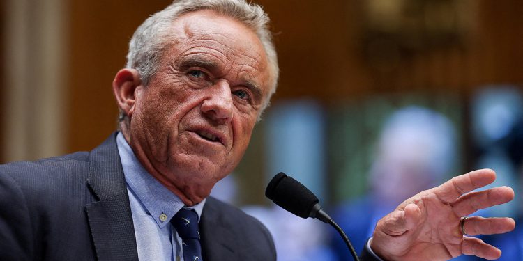 Robert F. Kennedy Jr. ispaljuje dva vrhunska pomoćnika HHS -a u rukovanju vodstvom