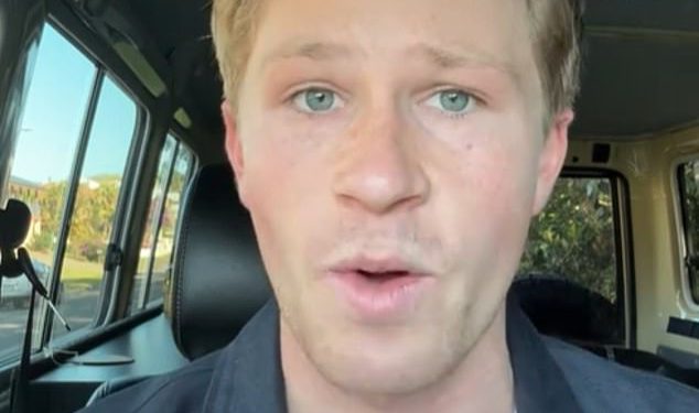Robert Irwin šokira dok ruči i crti se u popularnoj jelo u luci Coffs: ‘Ispričavam se’