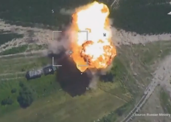 Ruski kamikaze drone uništava ukrajinski radar (video) – RT Rusija i bivši Sovjetski Savez