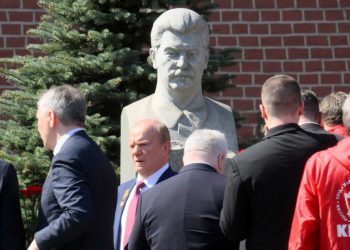 Ruski komunisti žele rehabilitirani Staljin – RT Rusija i bivši Sovjetski Savez