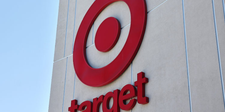 SAD upozoravaju vlasnike indijskih viza nakon slučaja krađe u Illinoisu