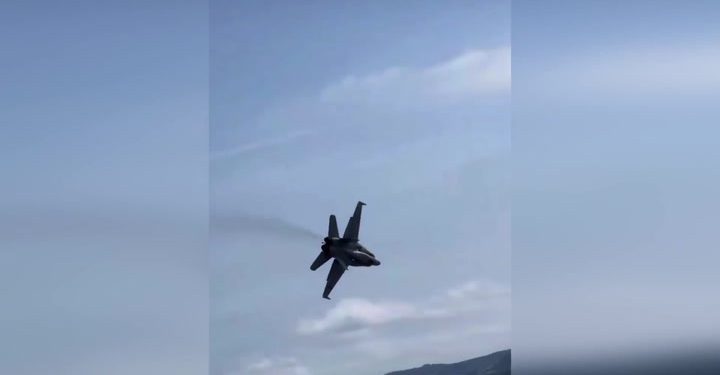 SAT: Vojni mlaz se opasno blizu prepune plaže | Vijesti