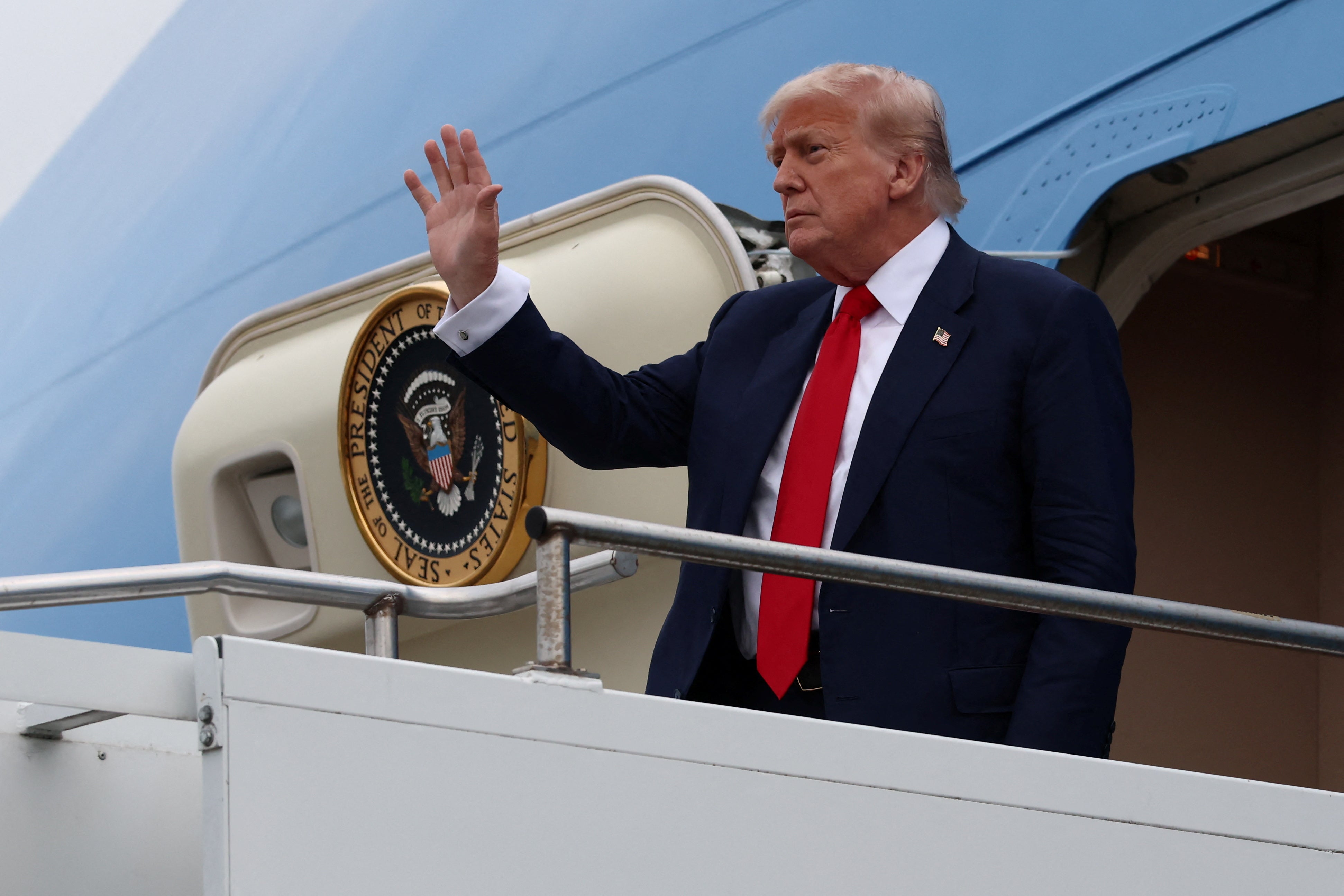 Američki predsjednik Donald Trump sletio je u Škotsku