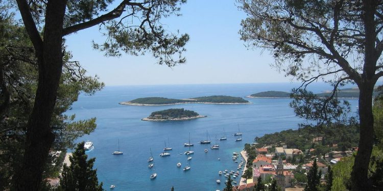 SLAŽETE LI SE Irkinja kritizira dalmatinski grad: "Nepodnošljivo i dosadno"