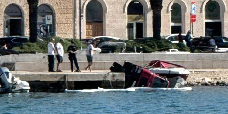 SPLIT Kamion sletio u more dok je pokušao spustiti brodicu