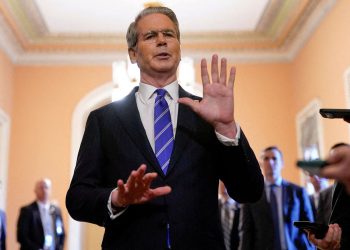 Scott Bessent sugerira da Trumpov rok za trgovinu 1. kolovoza nije važan, dan nakon što ga tajnik trgovine naziva “tvrdim rokom”