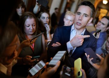 Senator Josh Hawley želi isključiti “Bidene birače” iz čekova od 600 dolara Trump Tarife