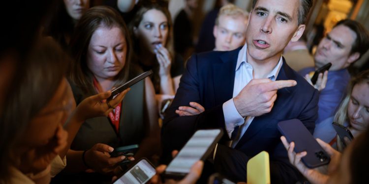 Senator Josh Hawley želi isključiti “Bidene birače” iz čekova od 600 dolara Trump Tarife
