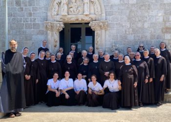 Sestre franjevke na Dančama proslavile ulazak u novicijat i polaganje prvih zavjeta