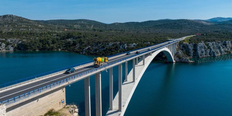 Šibenski most puni 59 godina. Evo zašto ga je gradnja armiranobetonskog luka svrstala u svjetski vrh