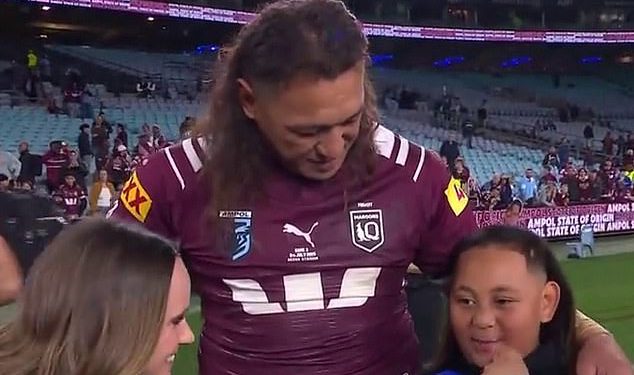 Sin Footy Star -a topi srca dok daje stanju podrijetla svoj najslađi trenutak na live TV -u