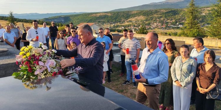 Sinj se prisjetio bivšeg gradonačelnika. Prošlo je 10 godina od njegove smrti