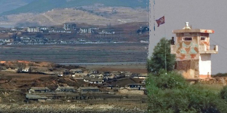 Sjevernokorejski čovjek prelazi snažno utvrđeni DMZ u južnokorejsko pritvor