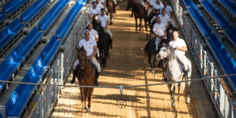 Slobodna Dalmacija – Alkarski vojvoda odredio sudionike 310. Sinjske alke: za slavodobitnika će se nadmetati 17 kopljanika, poznata imena