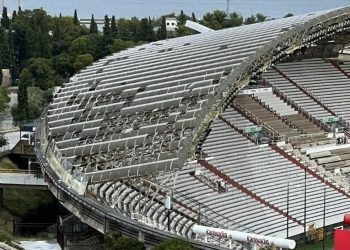 Slobodna Dalmacija – FOTO Pogledajte što je oluja napravila Poljudu! Šuta uskoro ide u obilazak sa suradnicima