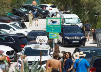 Slobodna Dalmacija – FOTO Poljak napravio incident na splitskoj plaži! Micao kontejnere da uparkira bijesnu ‘Mečku’: ‘Nije mi dao proći!’