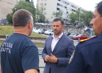 Slobodna Dalmacija – FOTO Šuta obišao devastirani Poljud i obratio se Splićanima: ‘Neka pomogne tko god može! Zvao me ministar…’