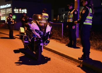 Slobodna Dalmacija – Filmska potjera u Zagori! Mladić bježao policiji u gluho doba noći; brzo su ga savladali i strpali u zatvor