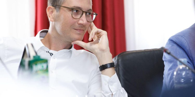 Slobodna Dalmacija – Gradski vijećnik i liječnik u KBC-u: ‘Zabranit ćemo vožnju romobila na novoj šetnici! Isto predlažem za Žnjan…’